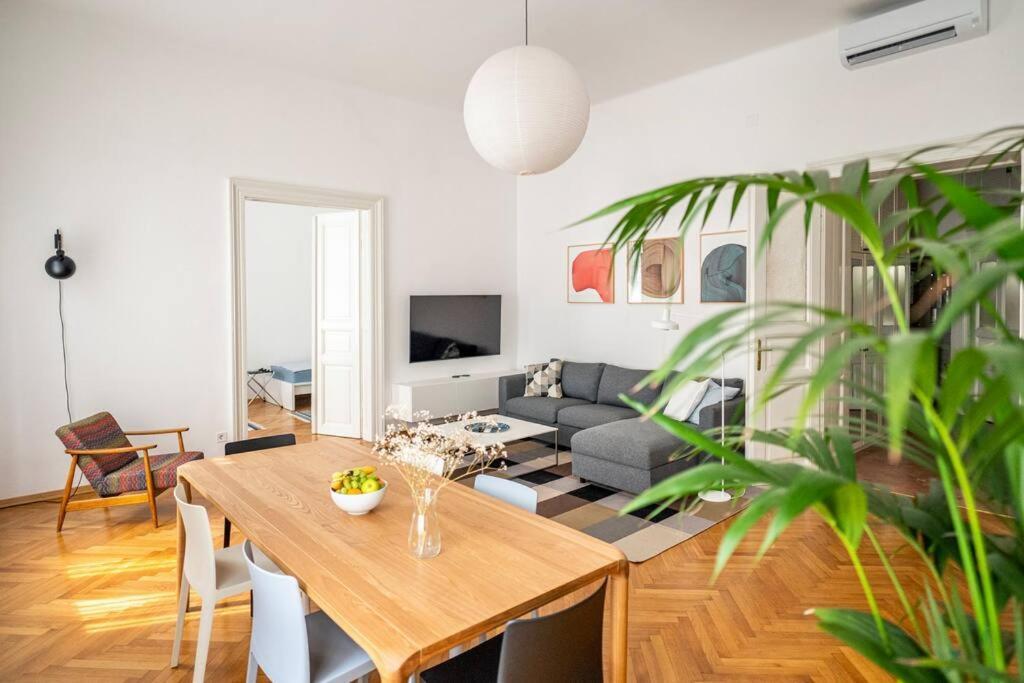 Apartment Herzer Zagreb Exterior photo